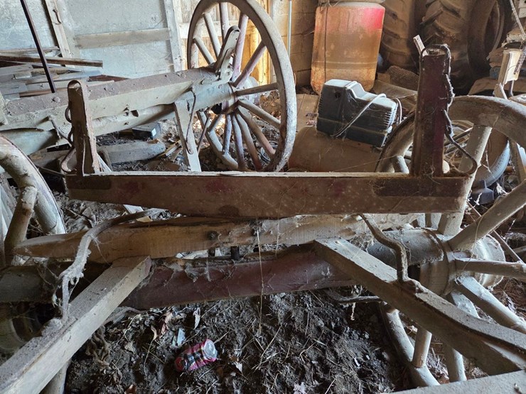 wooden-buck-board-wagon-image-13