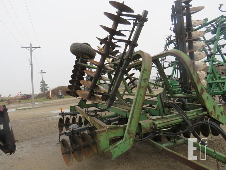 john-deere-230-image-3