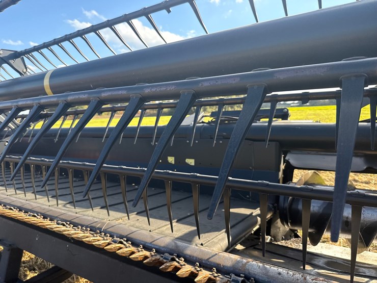 2014-macdon-40-foot-flex-draper-head----header-cart-not-included-image-34