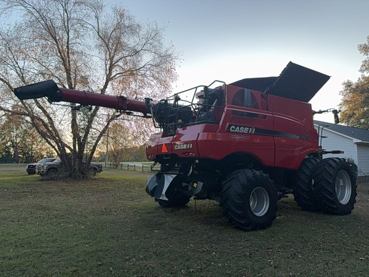 2018-case-ih-8240-image-18