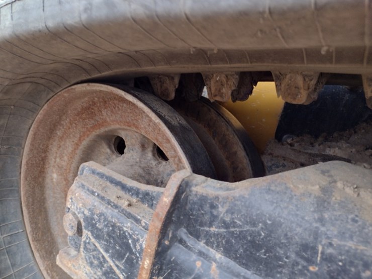 18-deere-333g-image-33