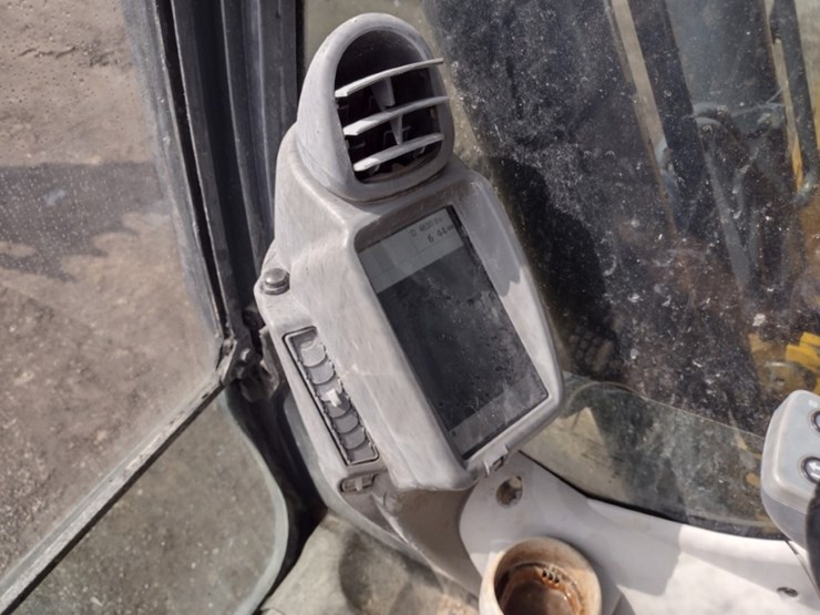 deere-250g-lc-image-8