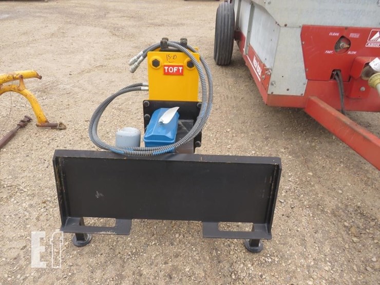 skid-loader-post-pounder-new-image-1