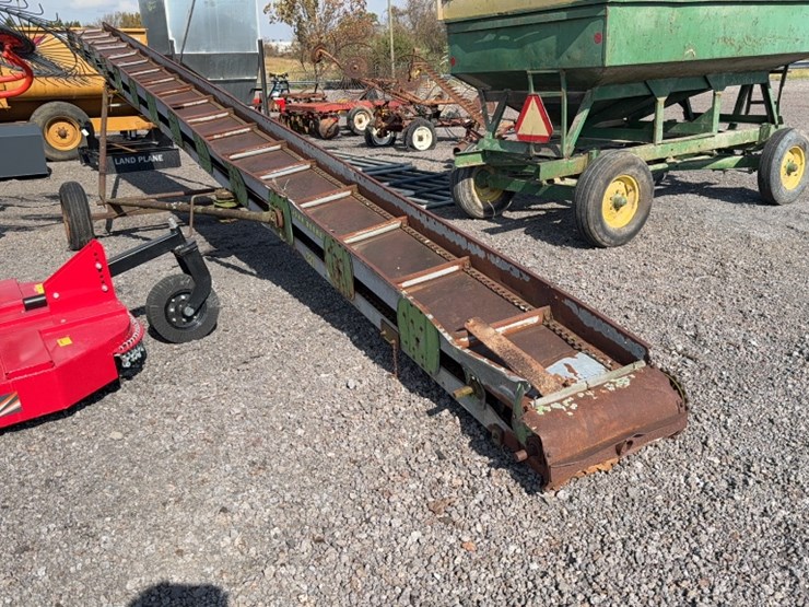 john-deere-321-image-5