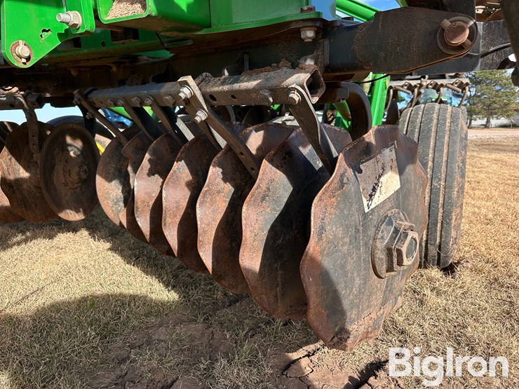 2013-john-deere-2623vt-image-18