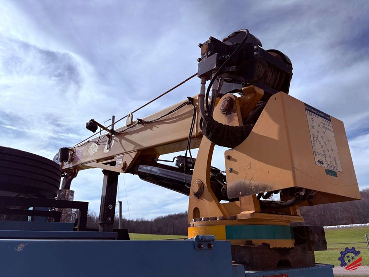 2012-peterbilt-337-image-40