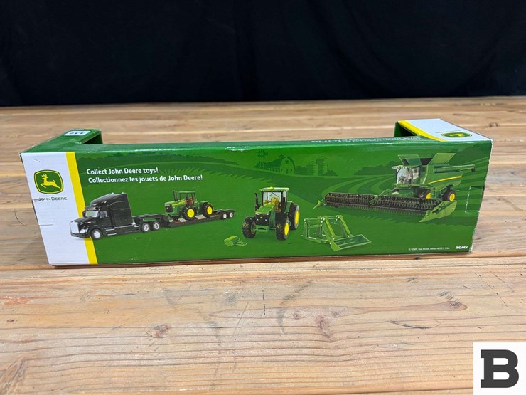 ertl-replica-john-deere-5075e-tractor-and-ford-f-350-pickup-1:32-scale-image-5