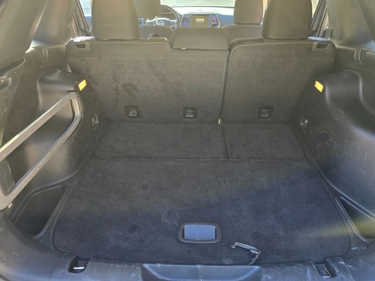 2016-jeep-cherokee-image-74