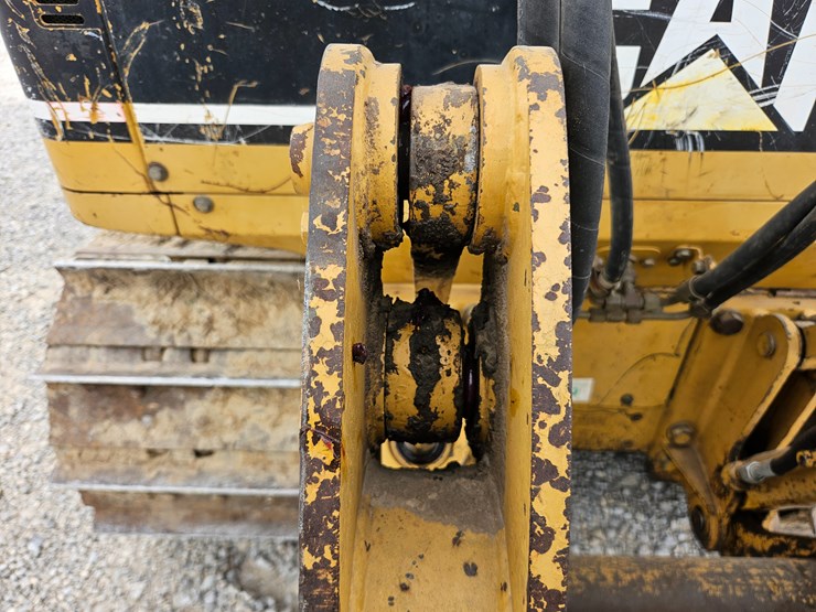 2002-caterpillar-d5g-xl-image-76