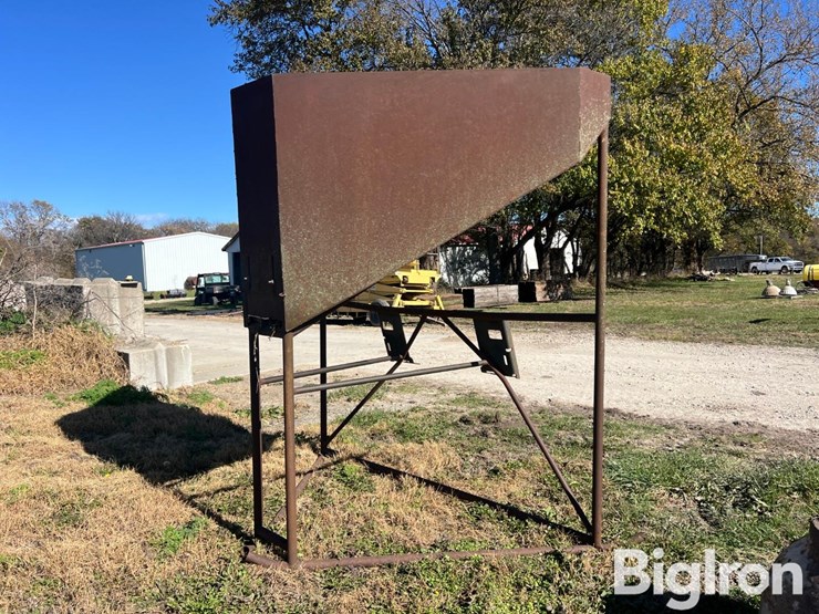 feed/seed-bulk-storage-chute-image-5