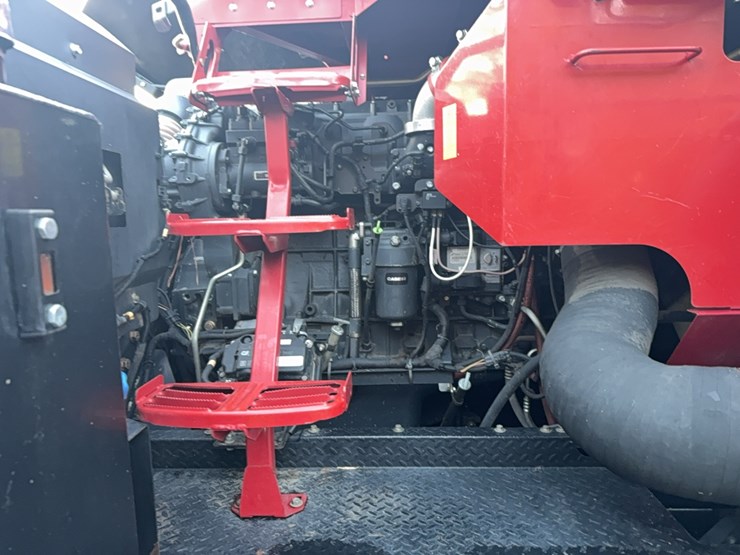 2018-case-ih-8240-image-69