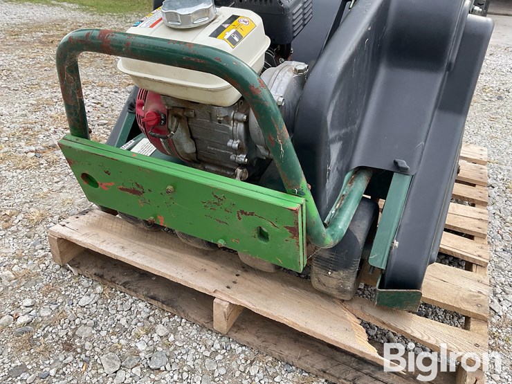 turfco-turnaer-6-walk-behind-aerator-image-13