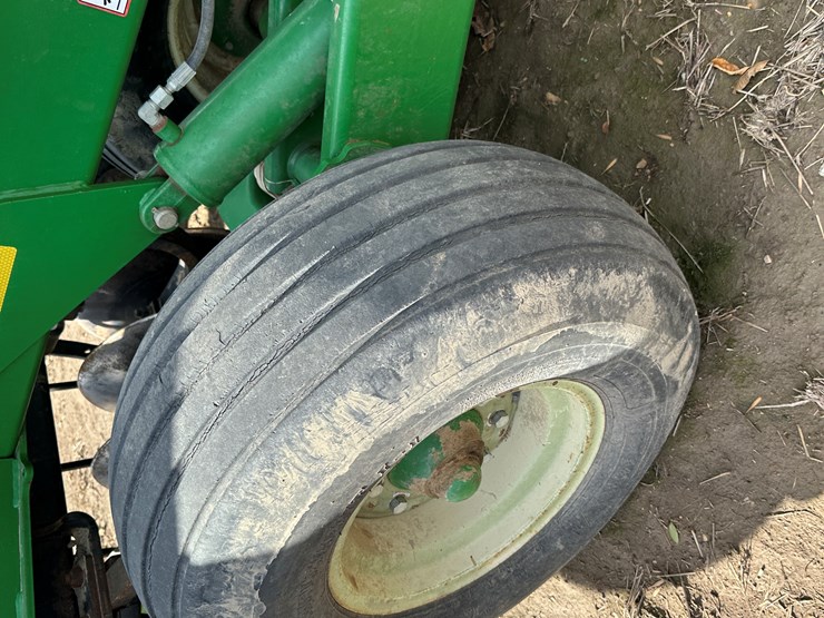 john-deere-2623-image-13