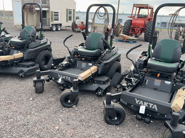 #3078-•-yakta-yxr-320-zero-turn-lawn-mower-image-1