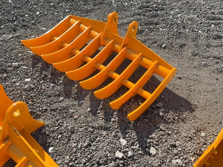 caterpillar-305-image-2