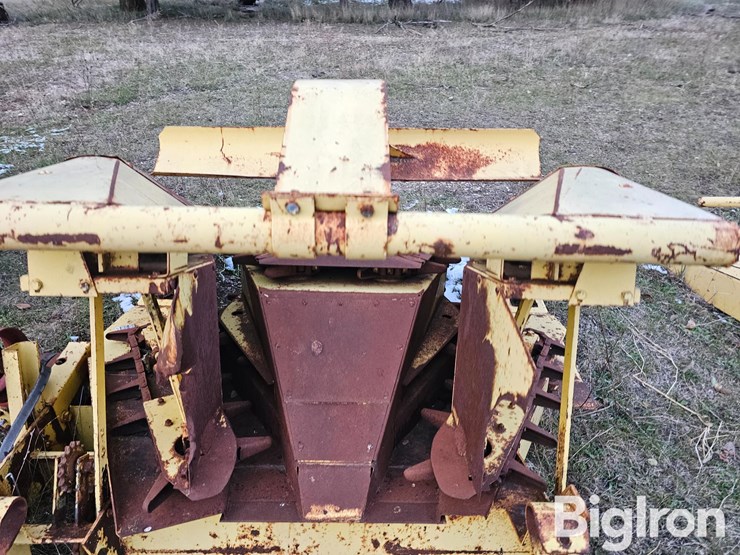 new-holland-880r2-image-17