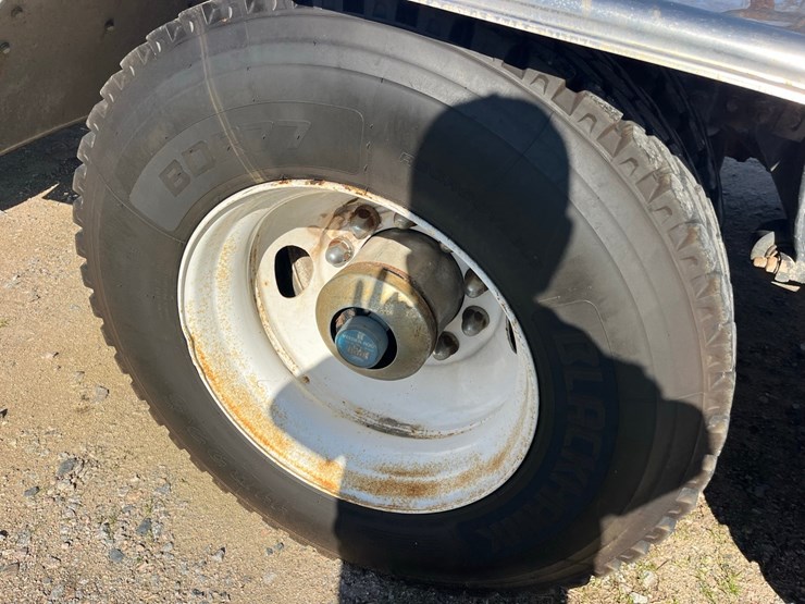 2007-freightliner-cloumbia-120,450-hp-mercedes,-10-speed,-good-rubber,-11r-22.5-tires-on-budd-wheels,-cold-ac,-clean-clean-truck,-779,000-miles,-image-15