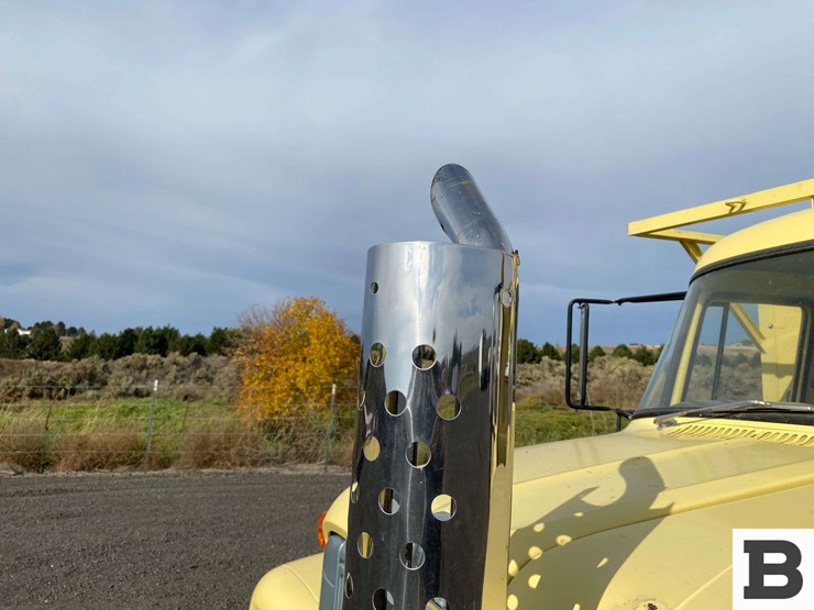 1965-international-loadstar-image-31