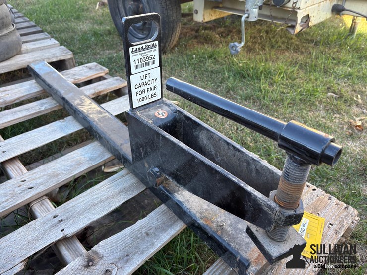 land-pride-pf10-31.5"-bucket-forks-image-10