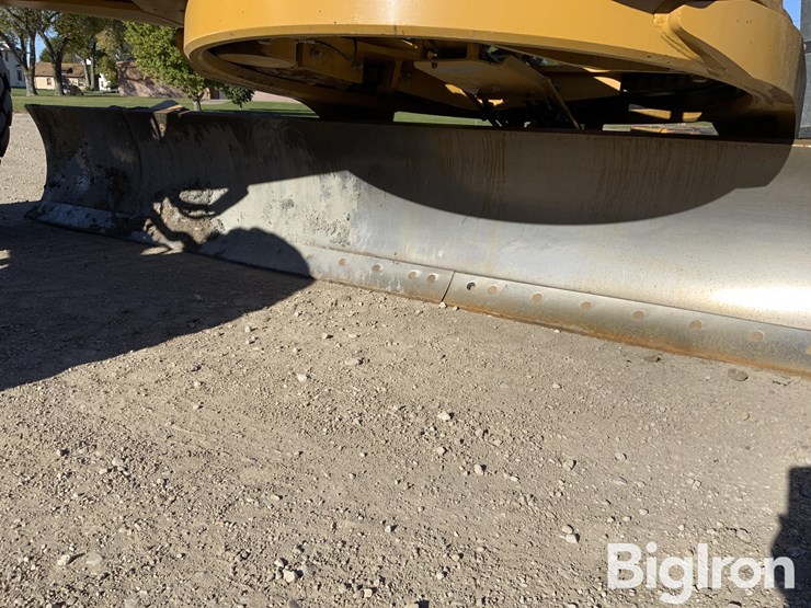 2018-caterpillar-12m3-awd-image-10