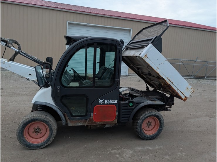 2009-bobcat-5600-toolcat-image-2