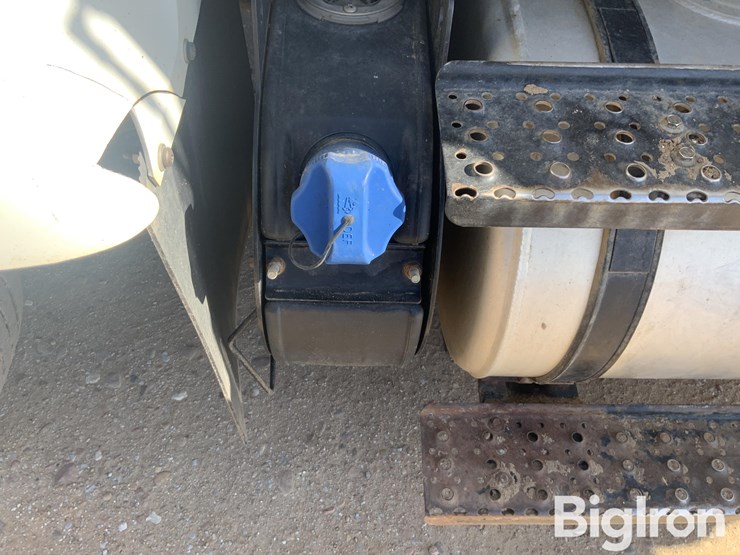 2019-international-7400-image-13