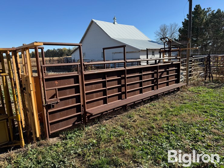 linn-post-&-pipe-lead-up-alley-image-1
