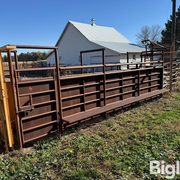 Linn Post & Pipe Lead Up Alley