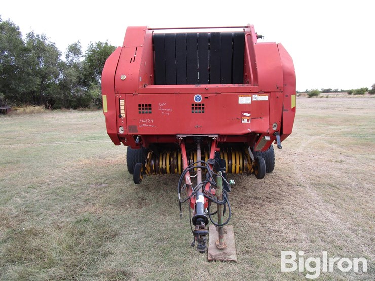 2003-new-holland-br780-image-2