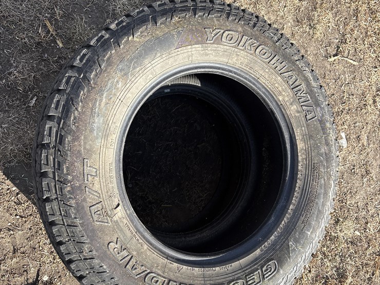 yokohama-lt275/70r18-tires-image-13