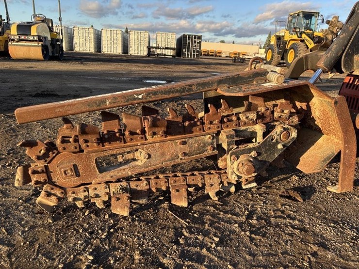 2006-ditch-witch-sk650-image-9