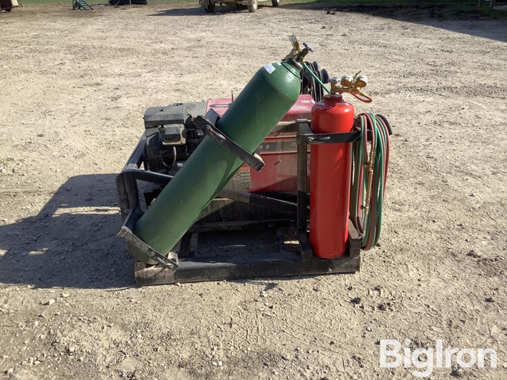 welding/fence-building-skid-image-3