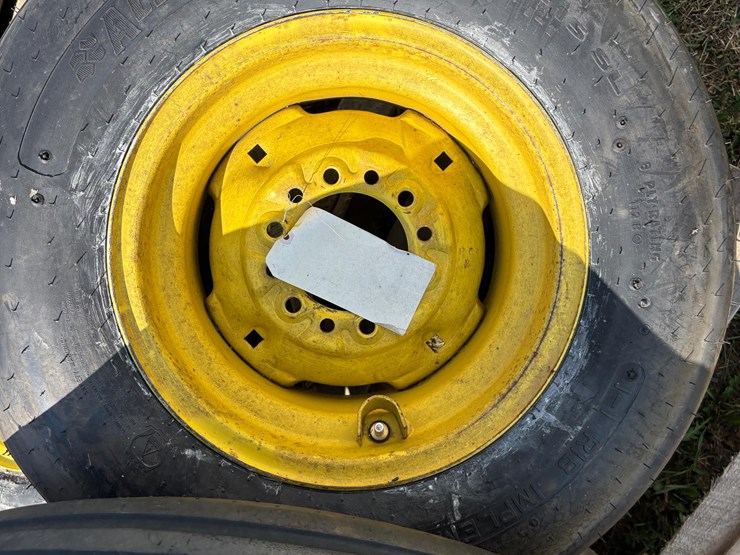 john-deere-rims-w/-tires-image-12