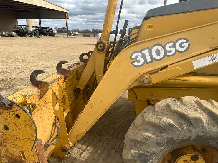 deere-310sg-image-38