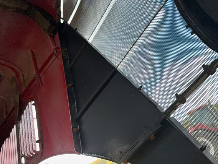 case-ih-magnum-335-image-51