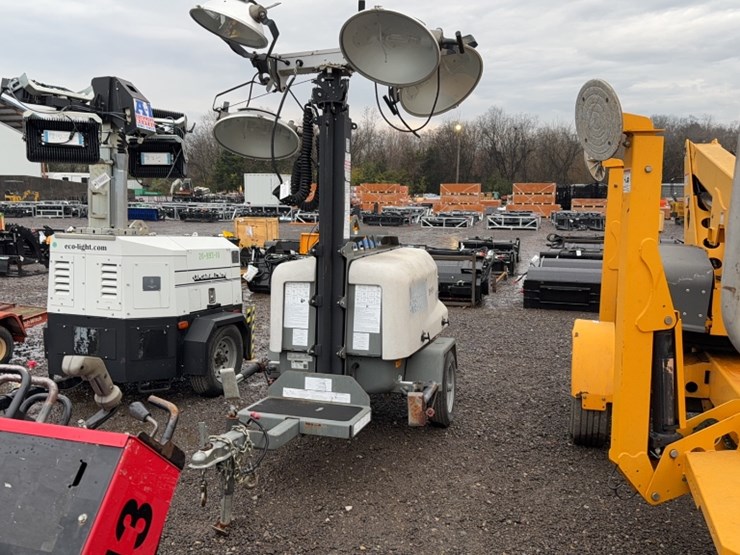 #2057-•-wacker-neuson-towable-light-tower-image-1