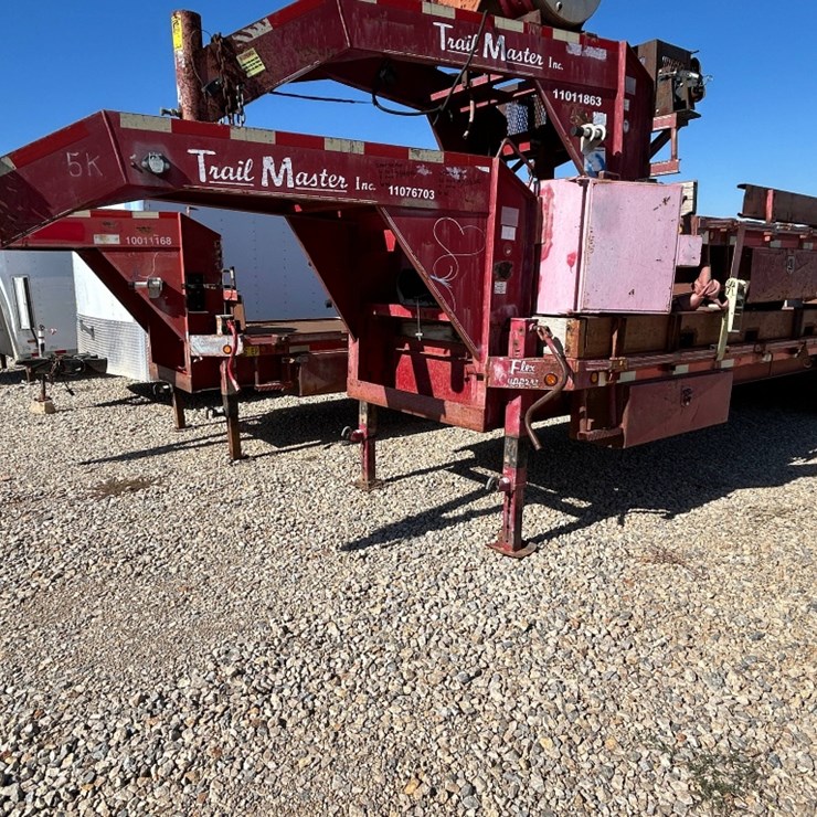 (x) (8-28) 2008 TRAIL MASTER 34'L T/A Gooseneck T...