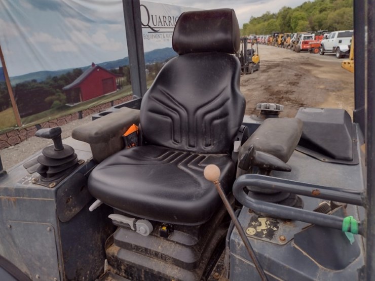 2005-deere-650j-lgp-image-12