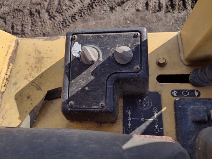 4-caterpillar-d5g-lgp-image-11