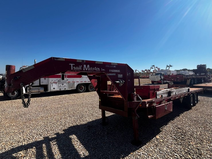 (x)-(8-26)-2007-trail-master-34'l-t/a-gooseneck-t...-image-1