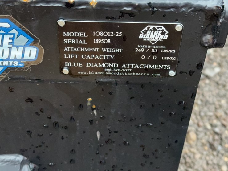 #2022-•-blue-diamond-36"-dingo-smooth-bucket-image-4