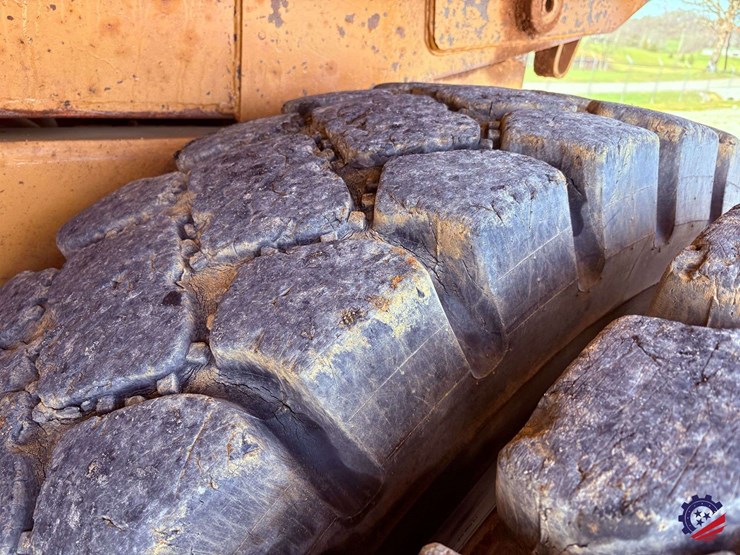 1990-caterpillar-769c-image-18