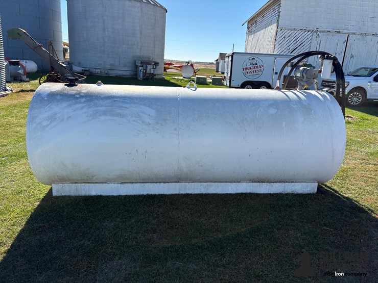 1,000-gal-fuel-tank-w/electric-pump-image-4