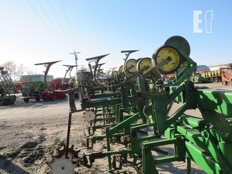 john-deere-845-image-9