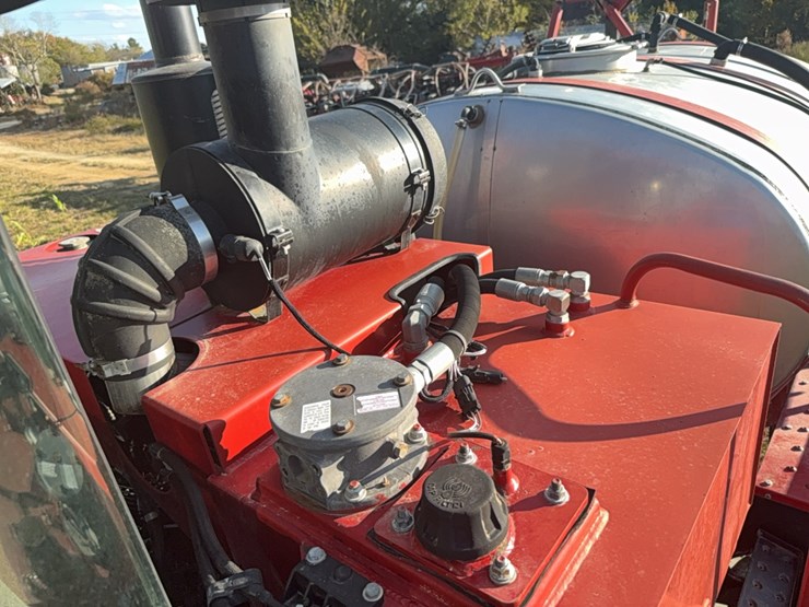 case-ih-3185-patriot-sprayer-image-100