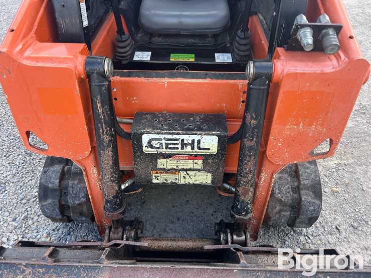 2019-gehl-rt105-image-15