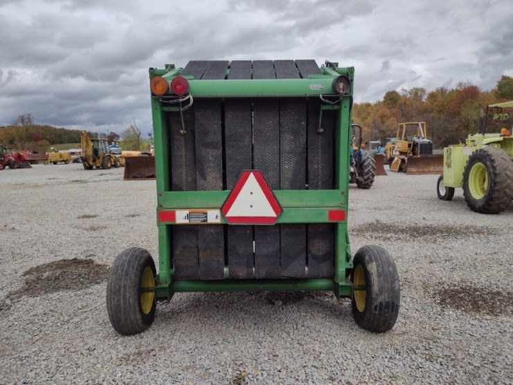 john-deere-335-image-4