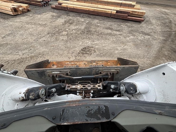 2019-bobcat-s630-image-21