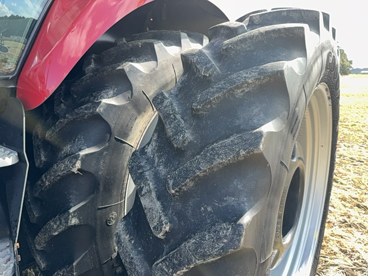 case-ih-magnum-335-image-63