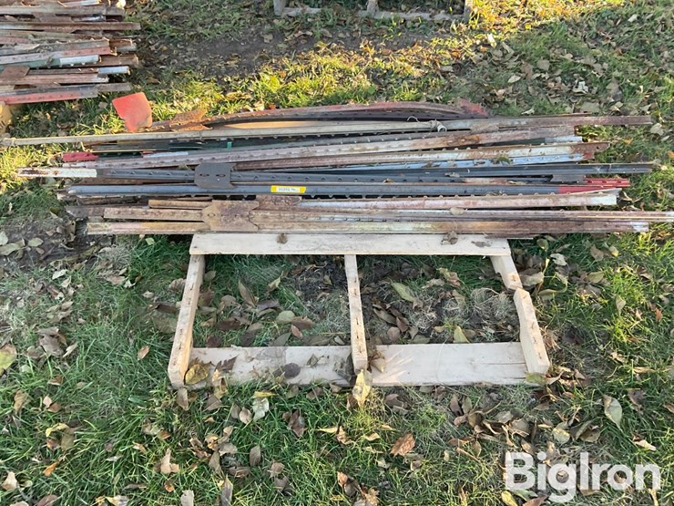 pallet-of-t-posts-image-2
